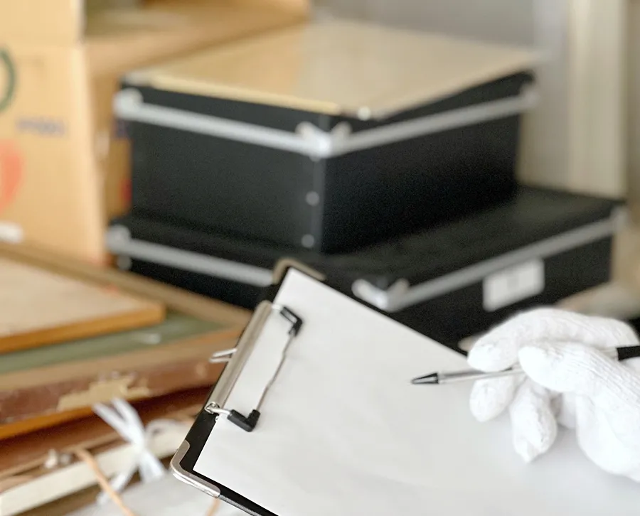 買取を行うスタッフ